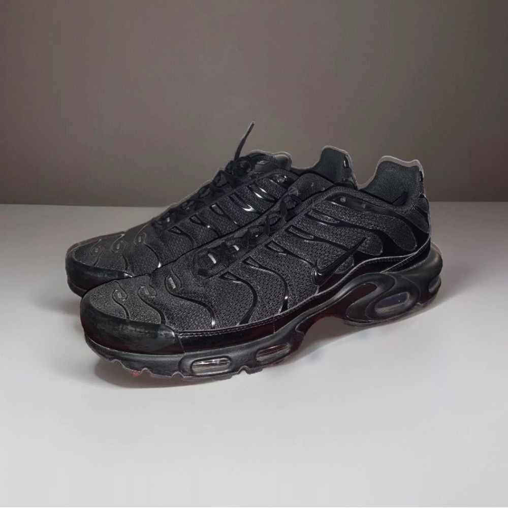 Men’s Nike Air Max Plus triple black Sz 13